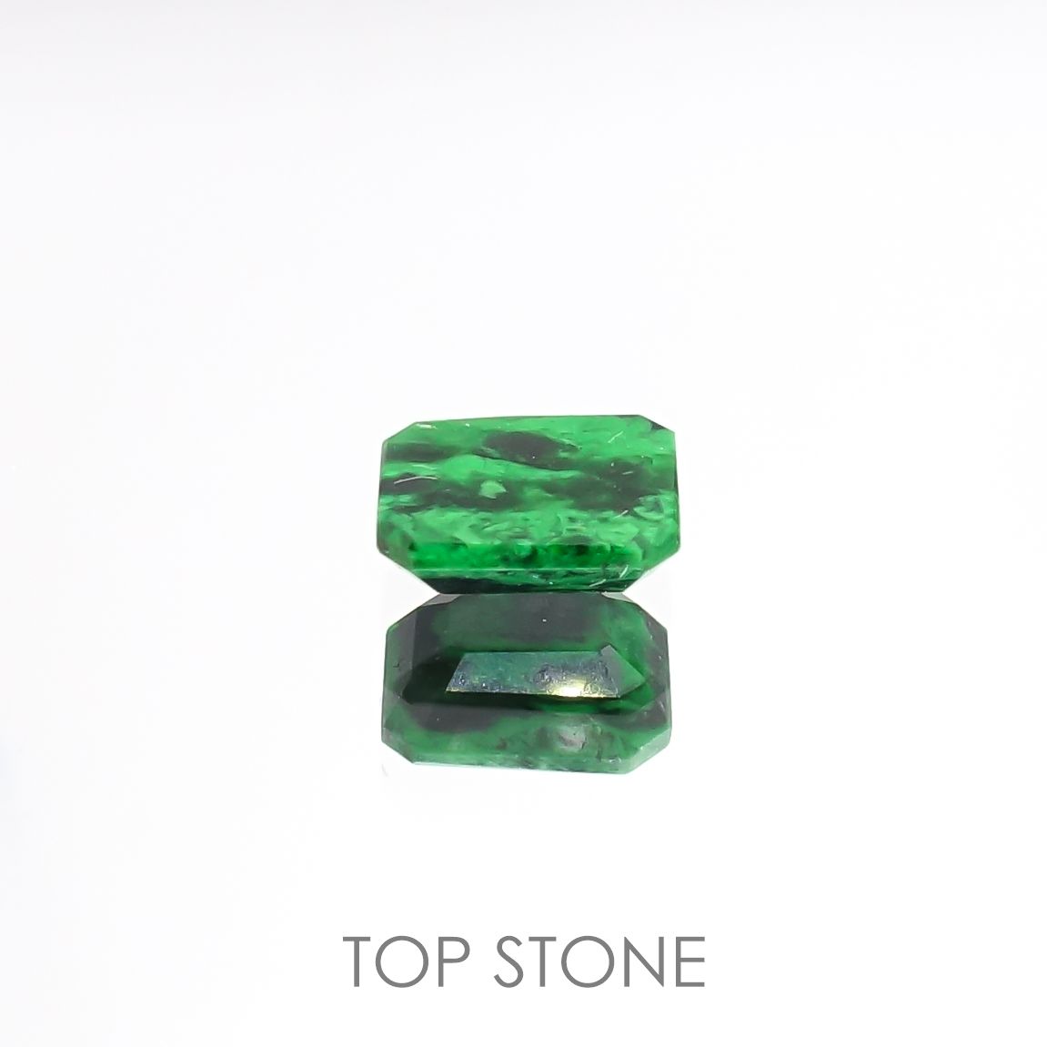 モーシッシ ビルマ産 0.78ct[220515727]6.6x5mm前後