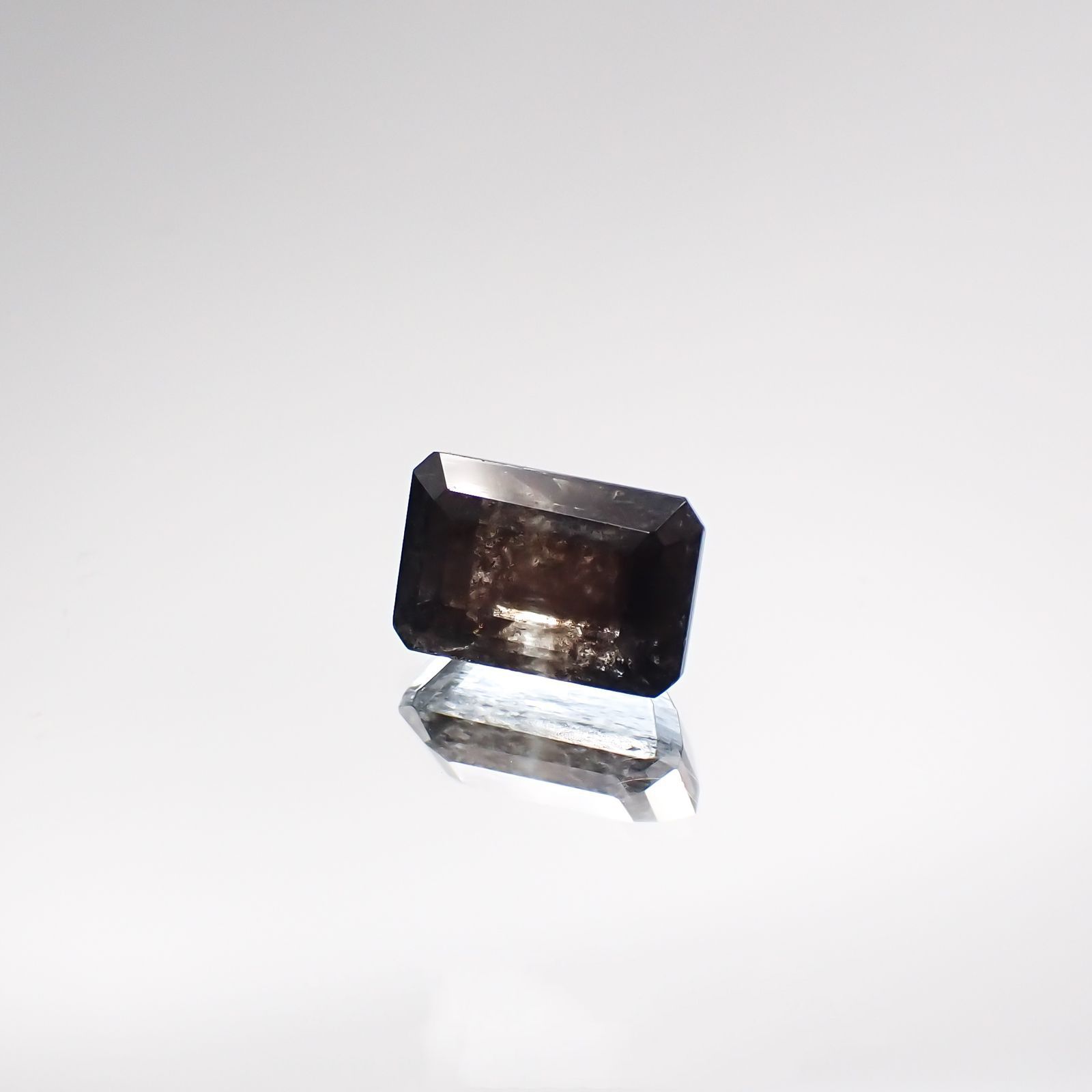 アベンチュリンアクアマリン(宝石名アクアマリン) ナイジェリア産 2.43ct 識別済[210712987]8.8×6mm前後