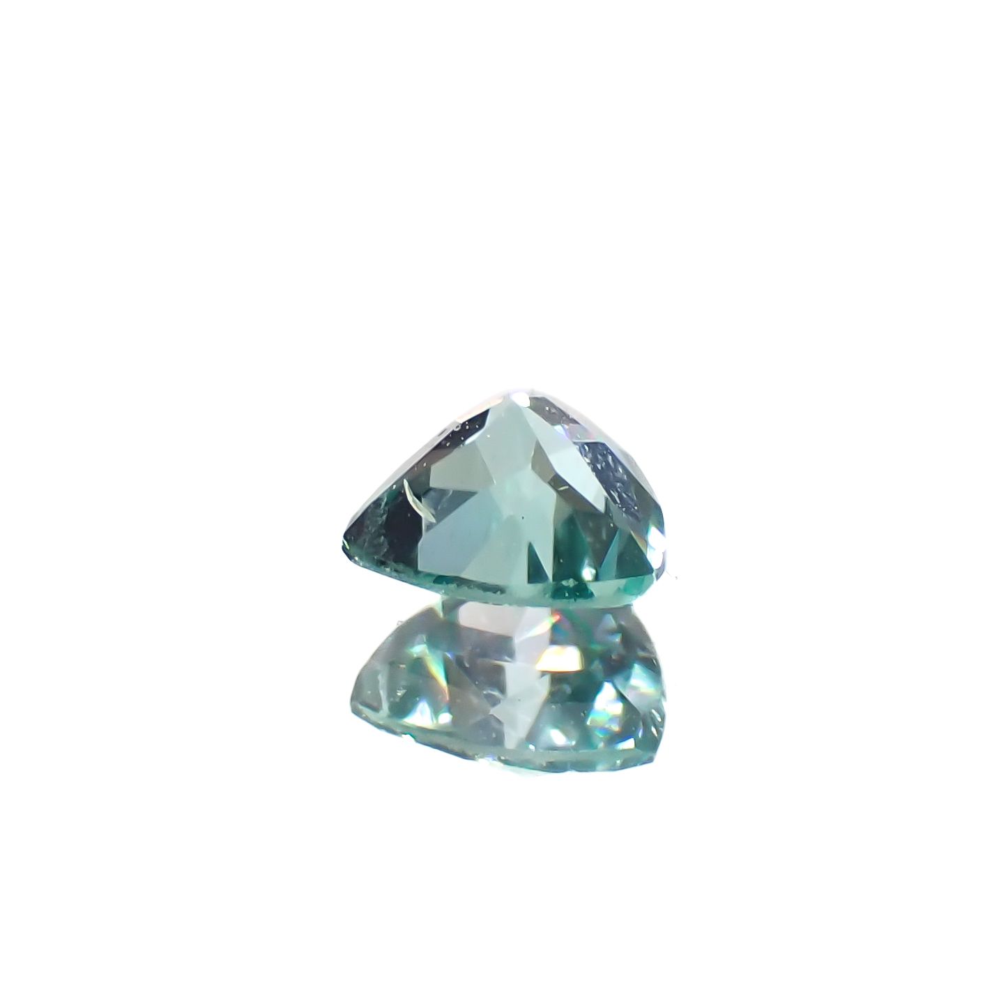 ブルーコーネルピン(宝石名ブルー・コーネルピン)タンザニア産 0.20ct 識別済[240527687]3.7x3.7mm前後