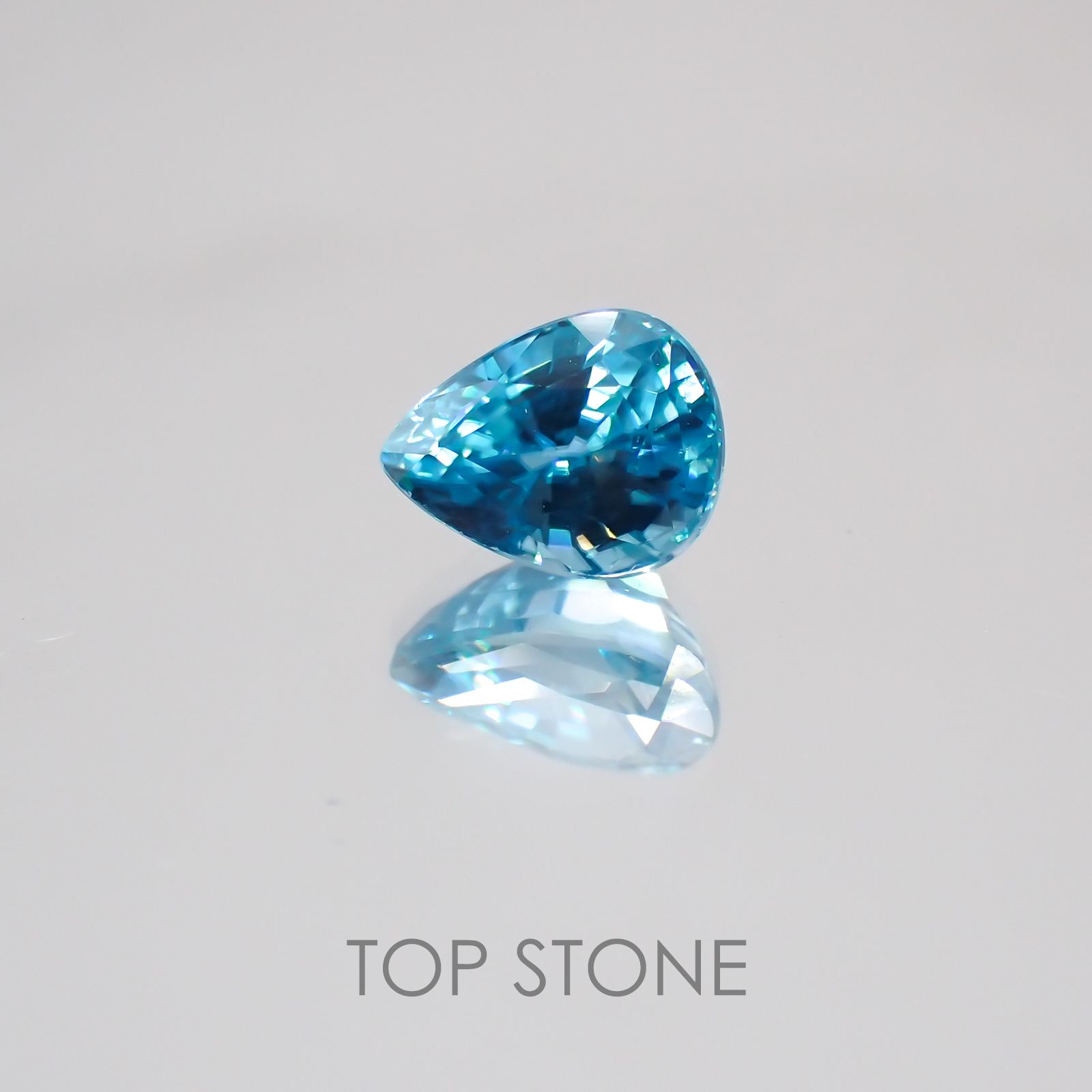ブルージルコン カンボジア産 ルース 2.02ct[20063094]7.7×5.9mm前後