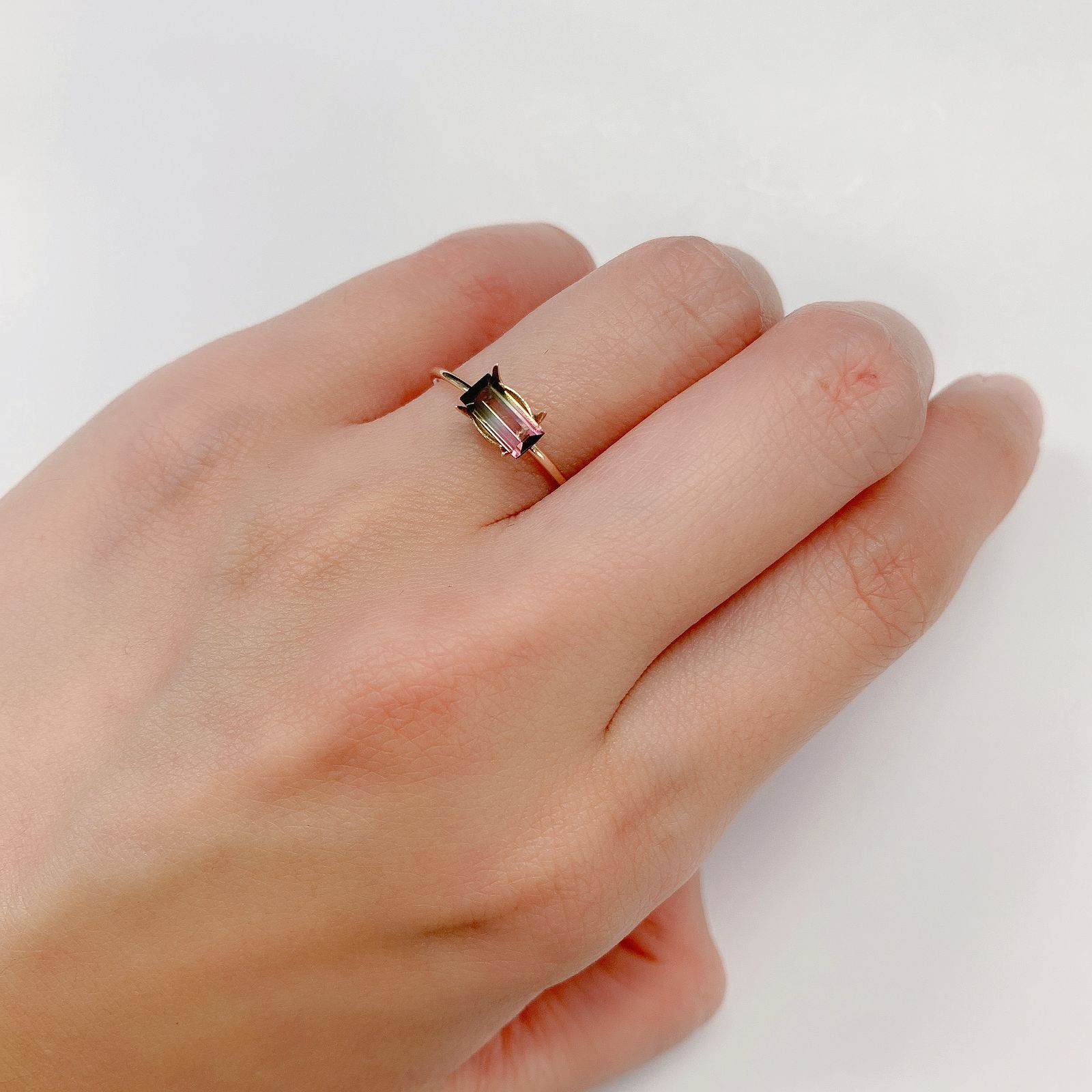 トリカラートルマリン(宝石名トリカラー・トルマリン) ブラジル産 0.43ct 識別済[211013626]7.1×3.2mm前後