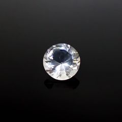 カラーレスフローライト フルオレッセンス イギリス産 2.67ct [250430154]8.4x8.3mm前後