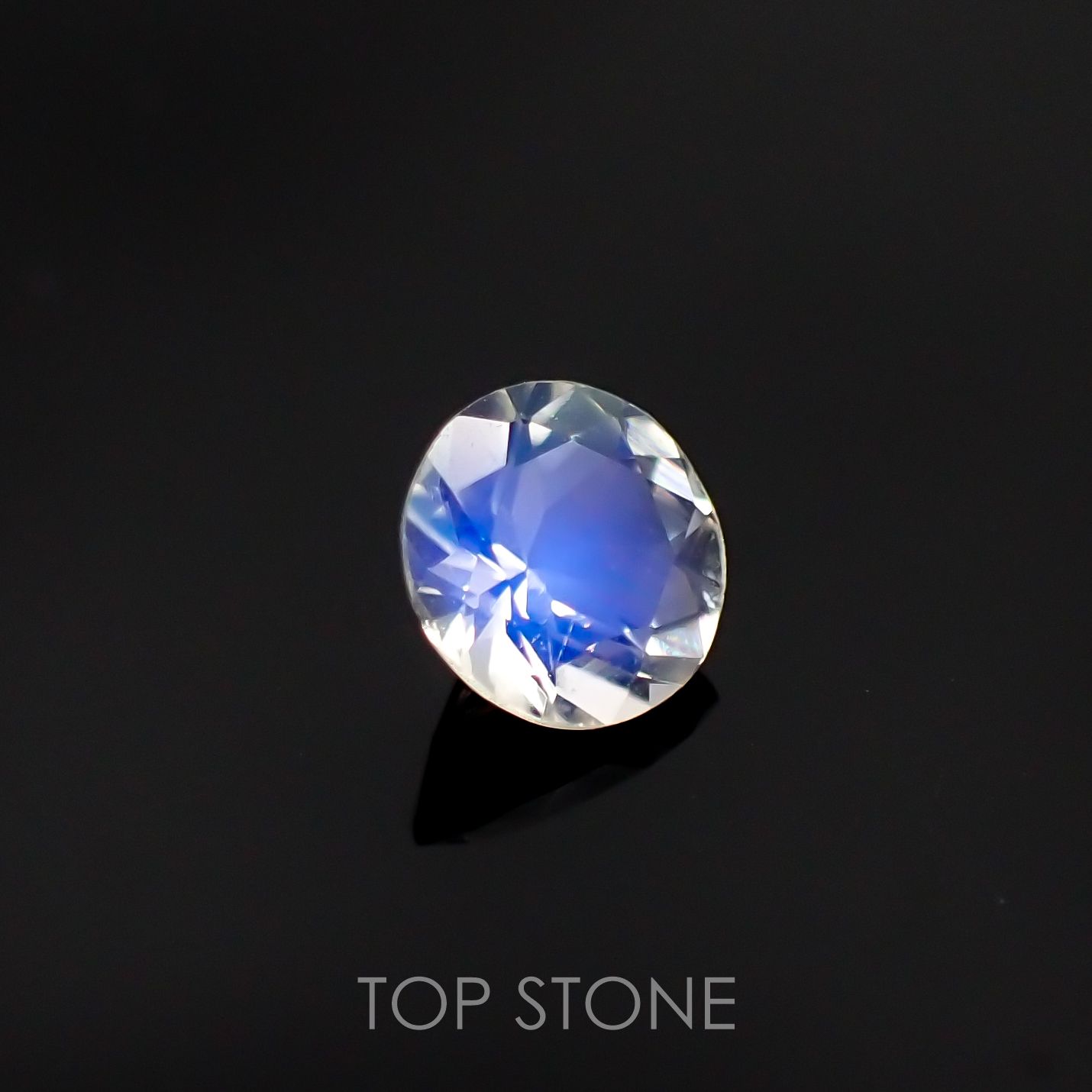 レインボームーンストーン(アンデシンラブラドライト)  インド・ビハール産 ルース 0.66ct[210611287]5.9×5.9mm前後