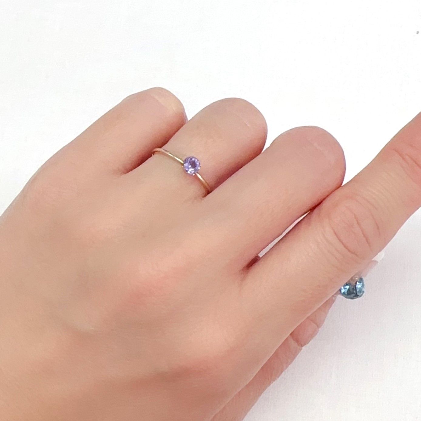 マリアライト(宝石名パープル・スキャポライト)スリランカ産 0.23ct 識別済[240326978]3.9x3.9mm前後