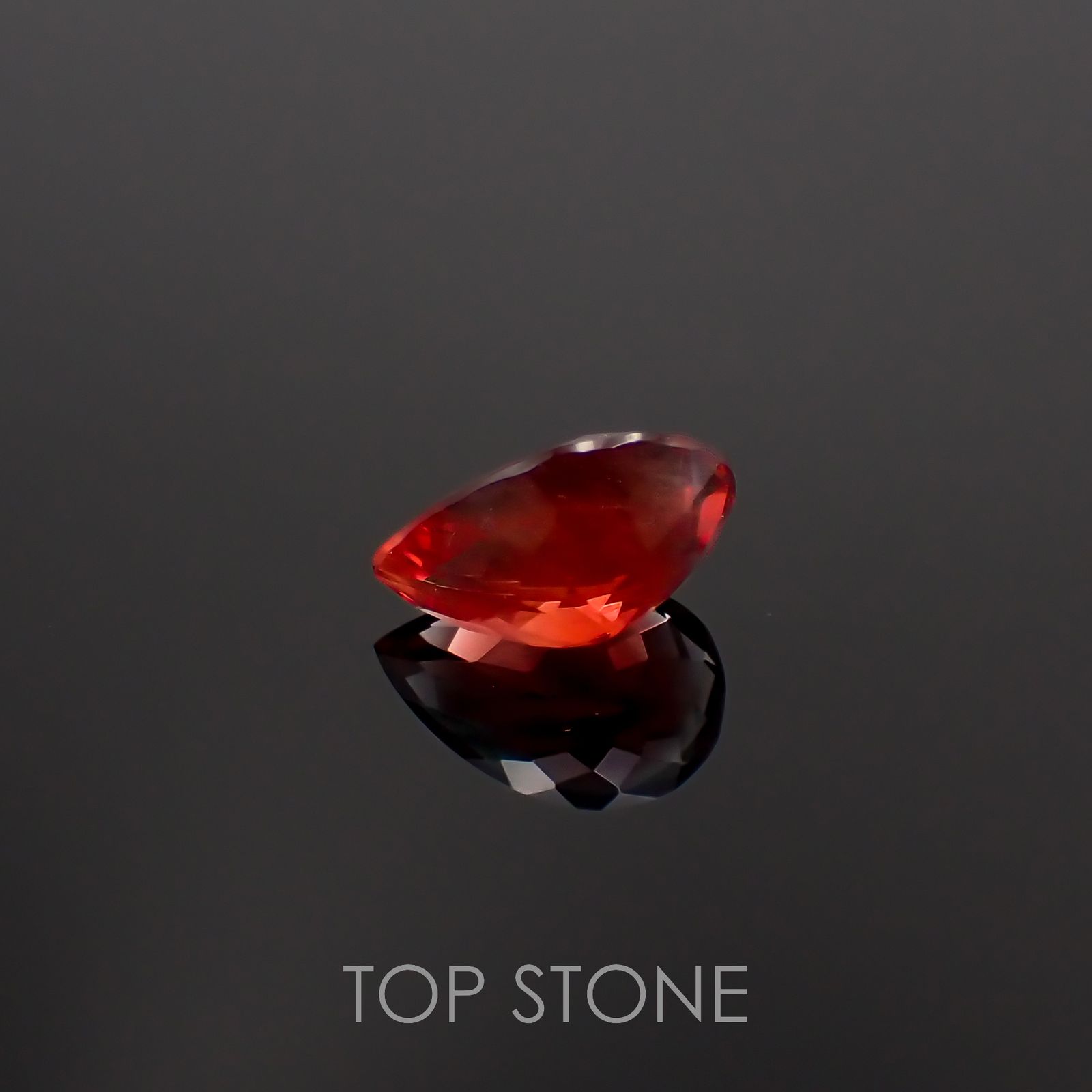 オレゴンサンストーン アメリカ・オレゴン州産 1.85ct[230119982]10.3x6.6mm前後