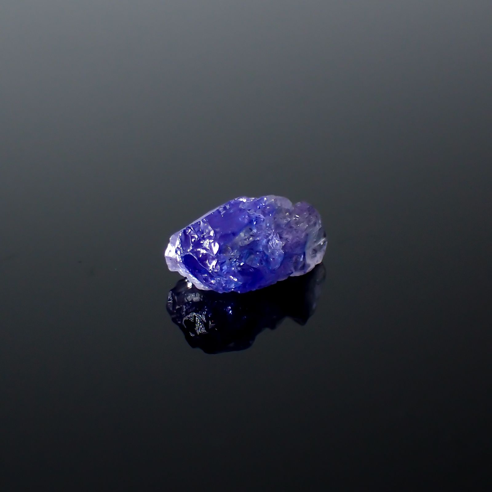 バイカラータンザナイト 原石 タンザニア産 3.31ct[231224988]12.4x6.6mm前後