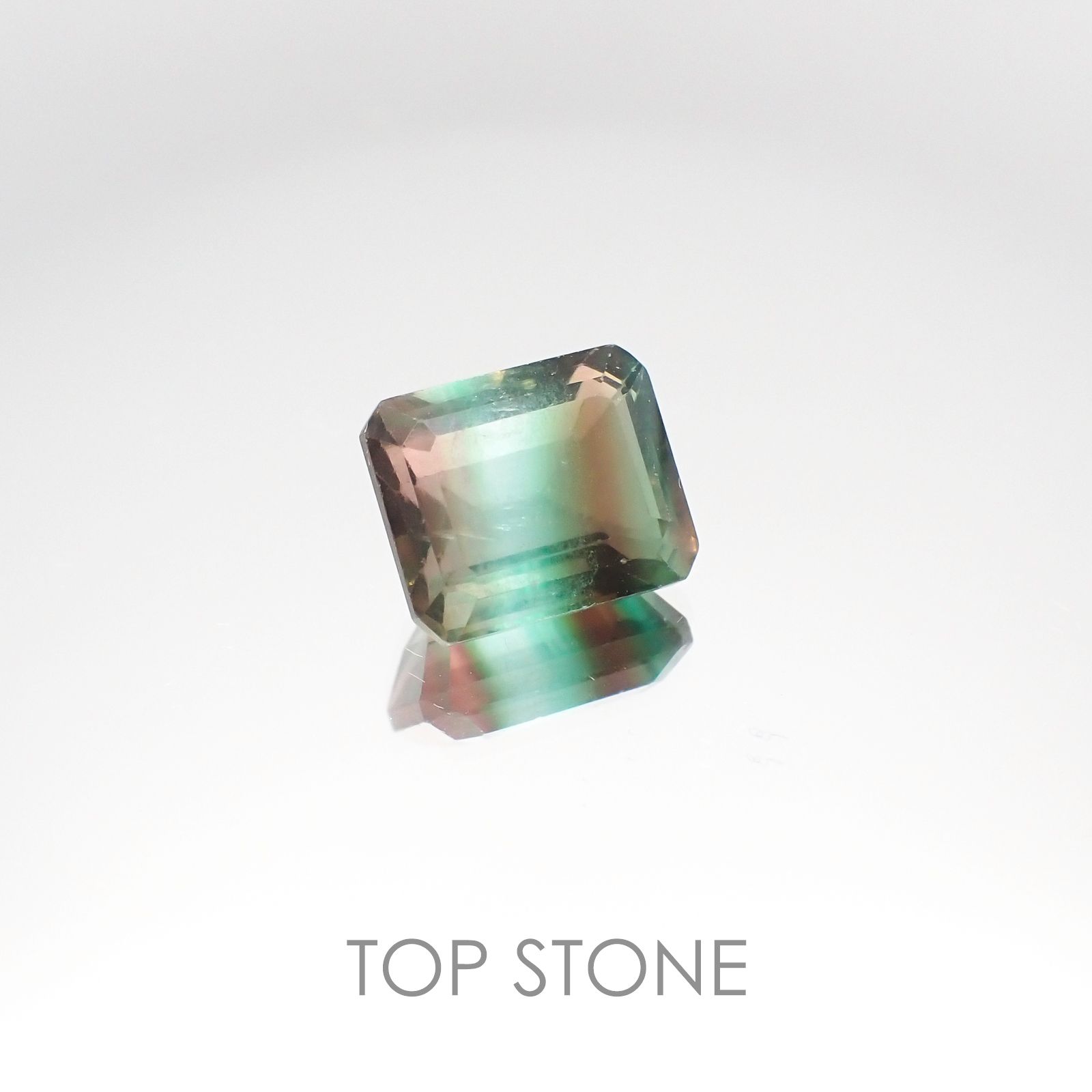 バイカラーフローライト ブラジル産 ルース 6.12ct[20107067]11.1×9.1mm前後