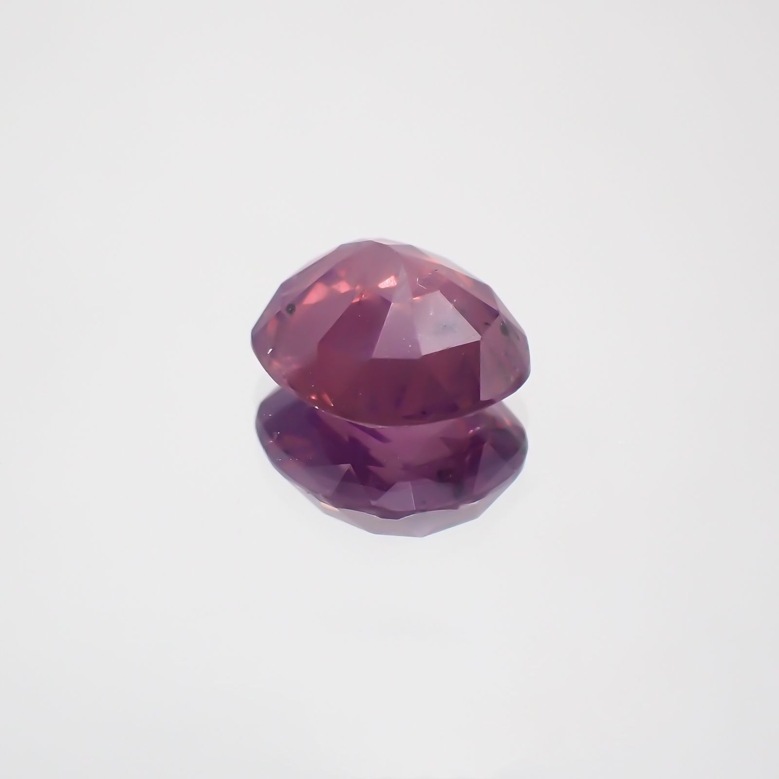 パープルサファイア(宝石名バイオレット・サファイア) カシミール地方産 2.870ct ソ付(彩珠)[210310232]9.1×7.9mm前後