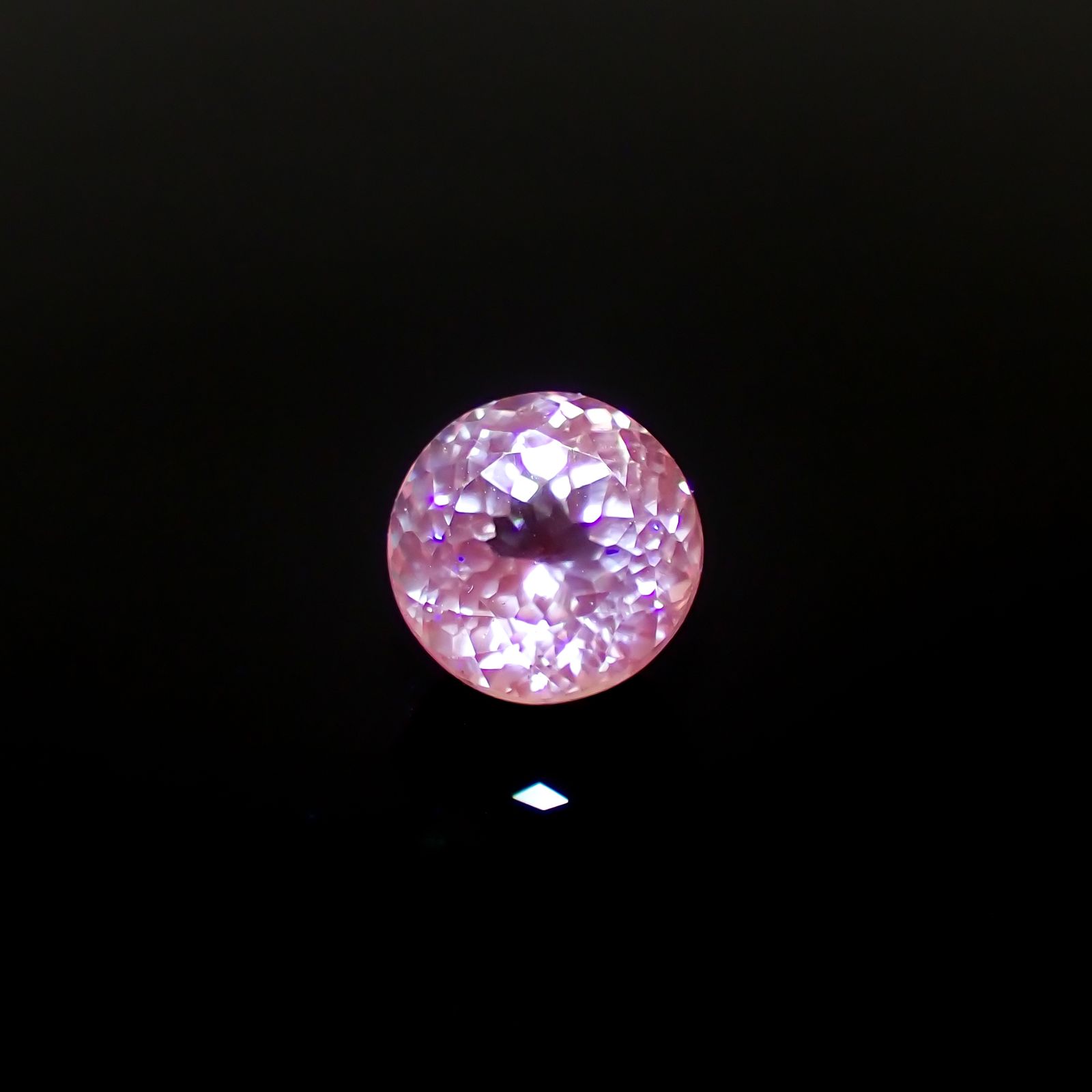 クンツァイト アフガニスタン産 2.56ct [251124354]8x7.9mm前後