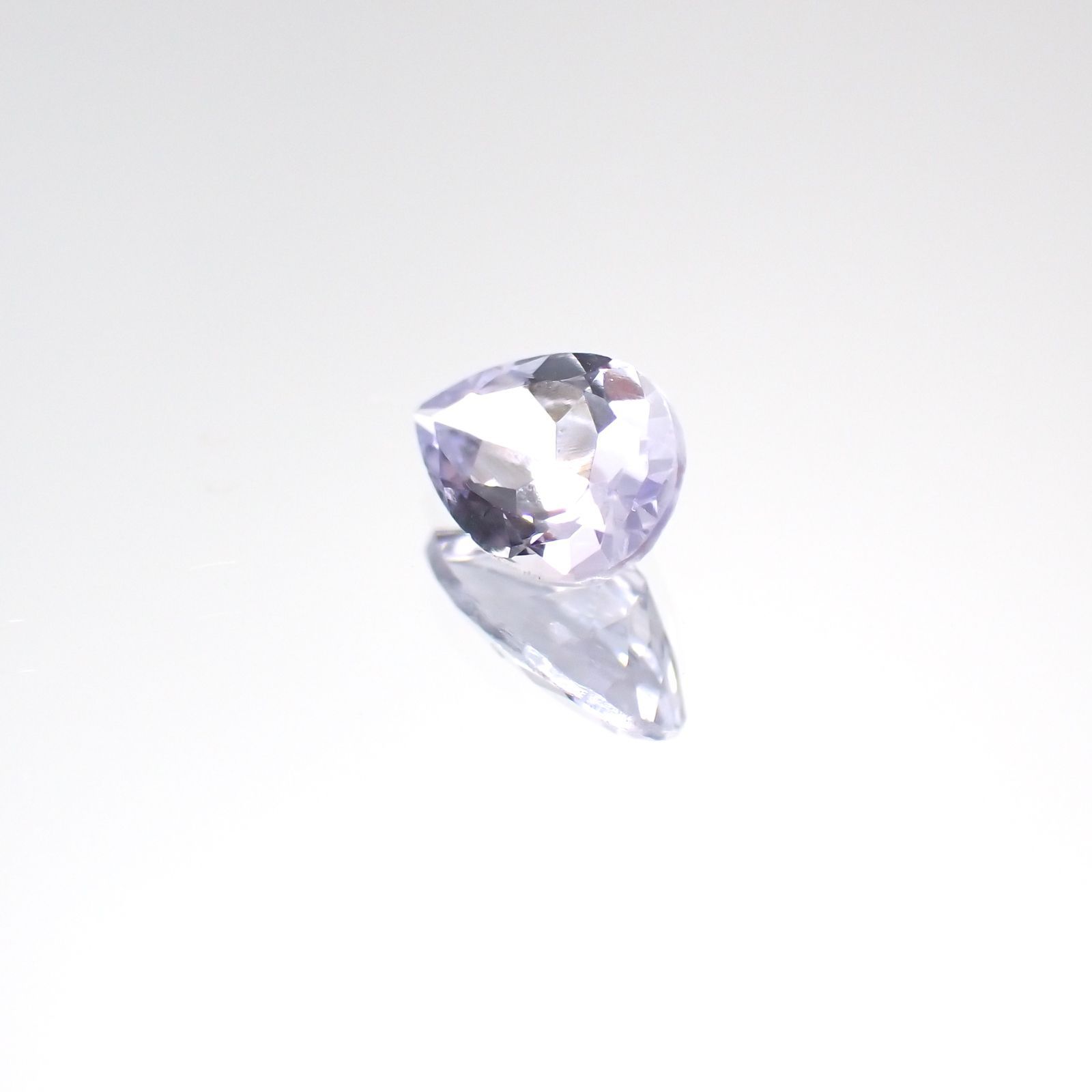 ラベンダーゾイサイト(宝石名ゾイサイト)タンザニア産 0.34ct 識別済[230622416]5.9x3.8mm前後