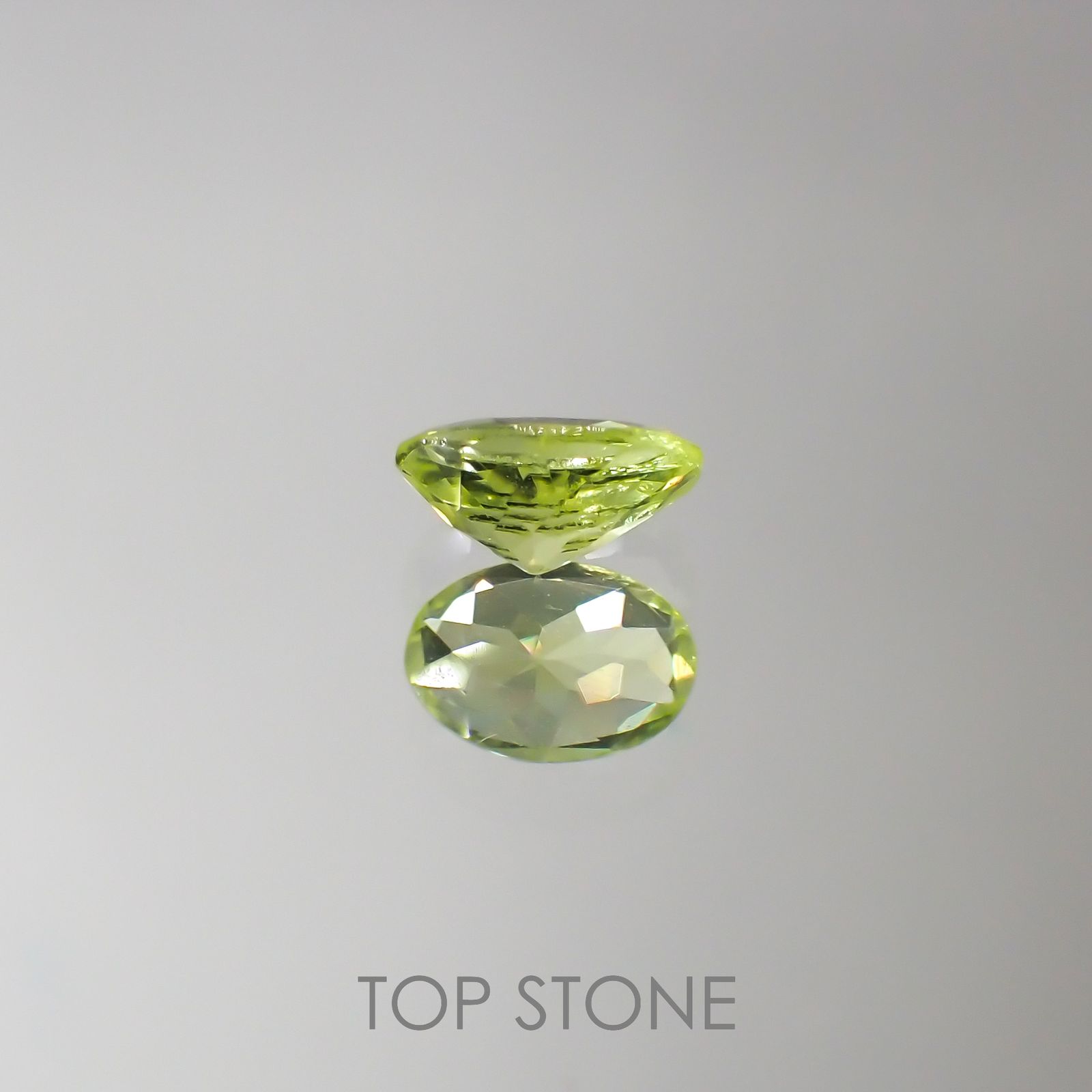 パロットクリソベリル(宝石名クリソベリル)インド産 0.41ct 識別済[220616419]5.6x3.8mm前後