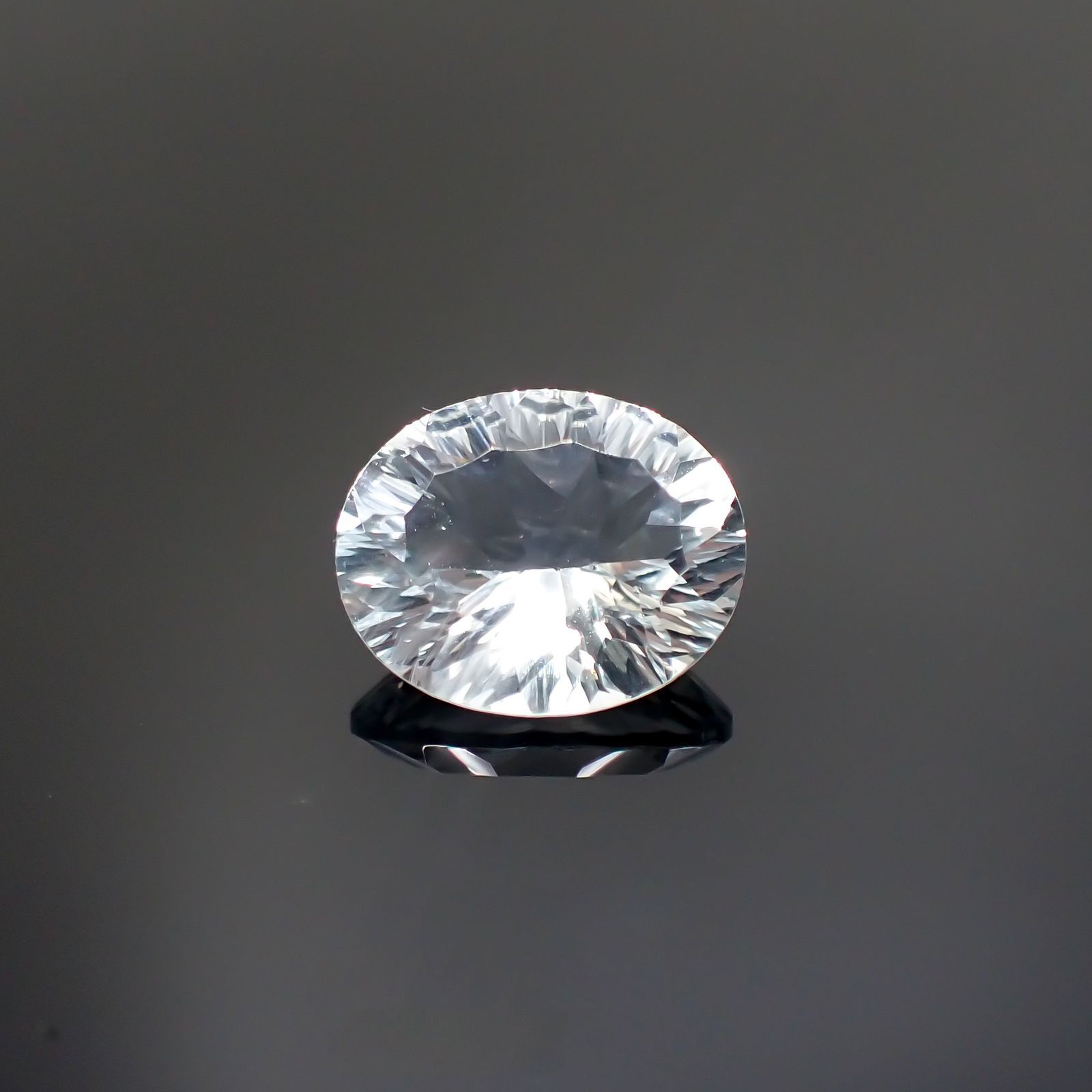 ◇コンケーブカット◇アクアマリン(宝石名アクアマリン) アフリカ産 2.91ct 識別済[211013552]11.2×9mm前後