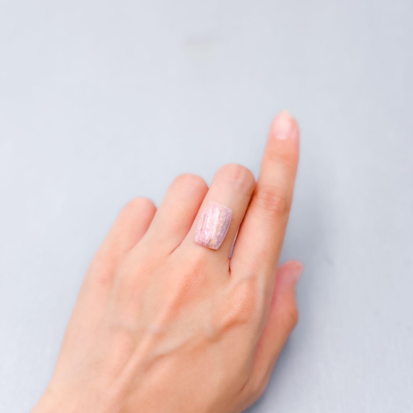 ピンクパッションクォーツ イタリア産 7.24ct [250730633]17.3x11.4mm前後
