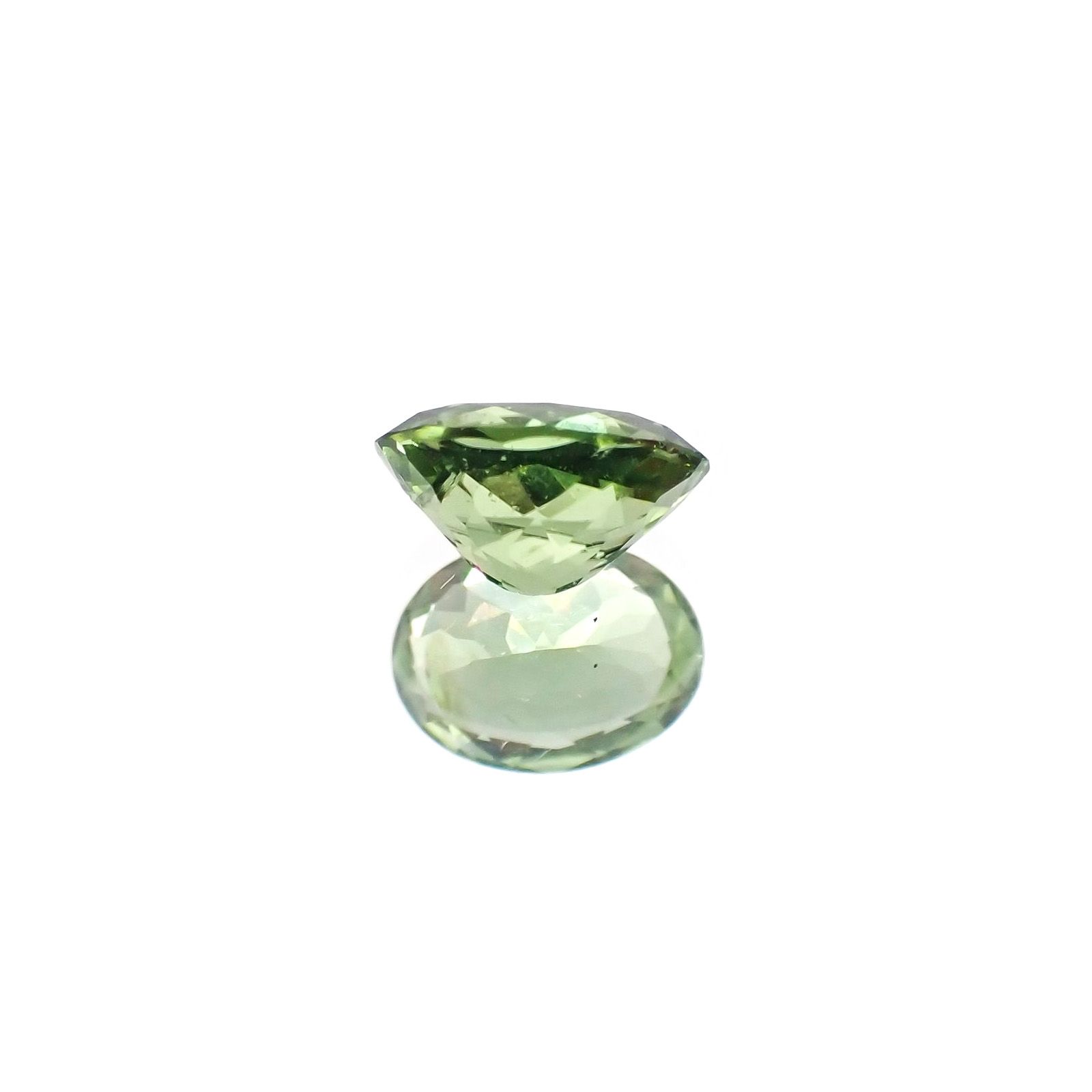 クロムトルマリン(宝石名クロム・トルマリン)タンザニア産 識別済 0.60ct / 6.3x4.6mm前後 [230823070]