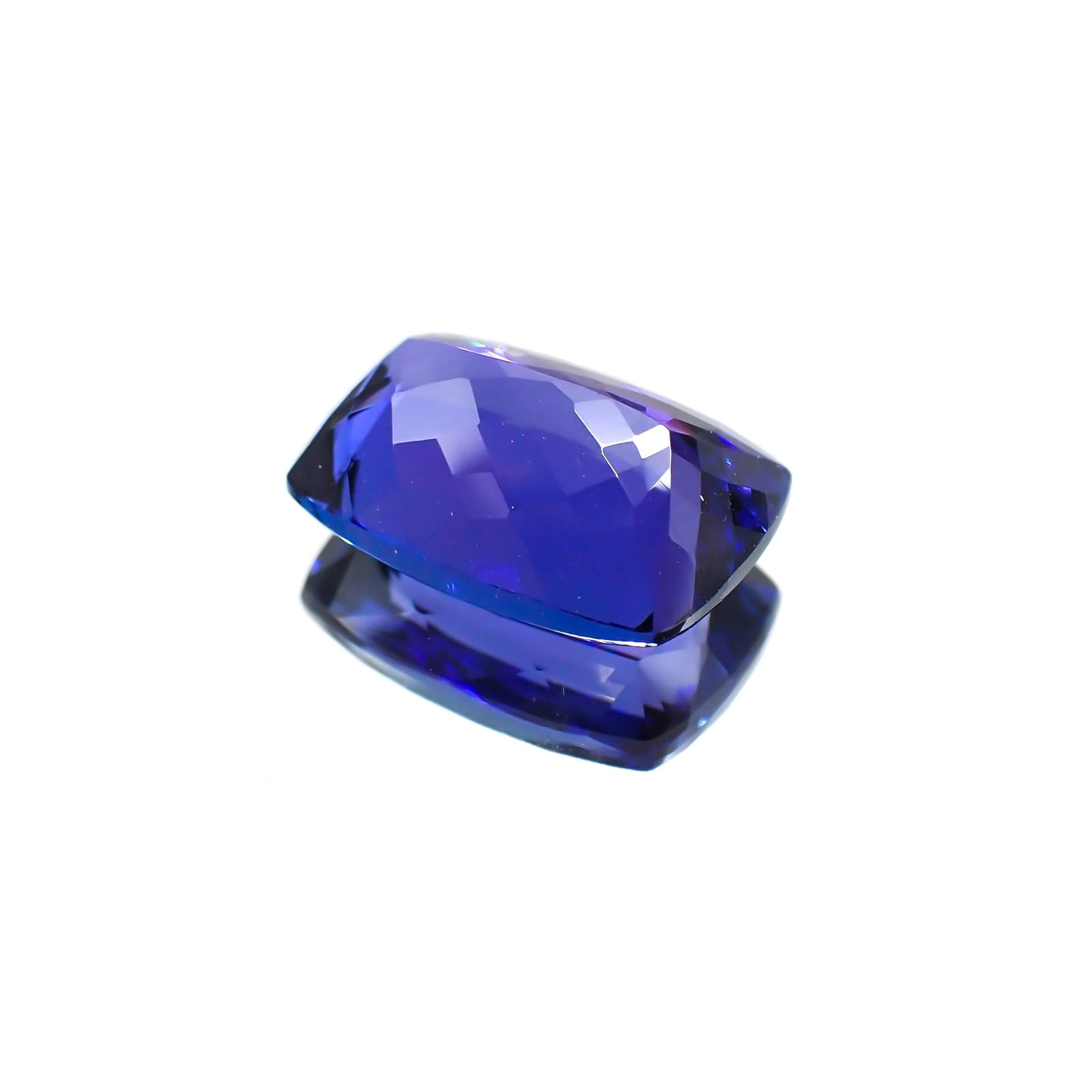タンザナイト(宝石名タンザナイト) タンザニア産 5.755ct ソ付(彩珠)[210310319]12.6×9.1mm前後