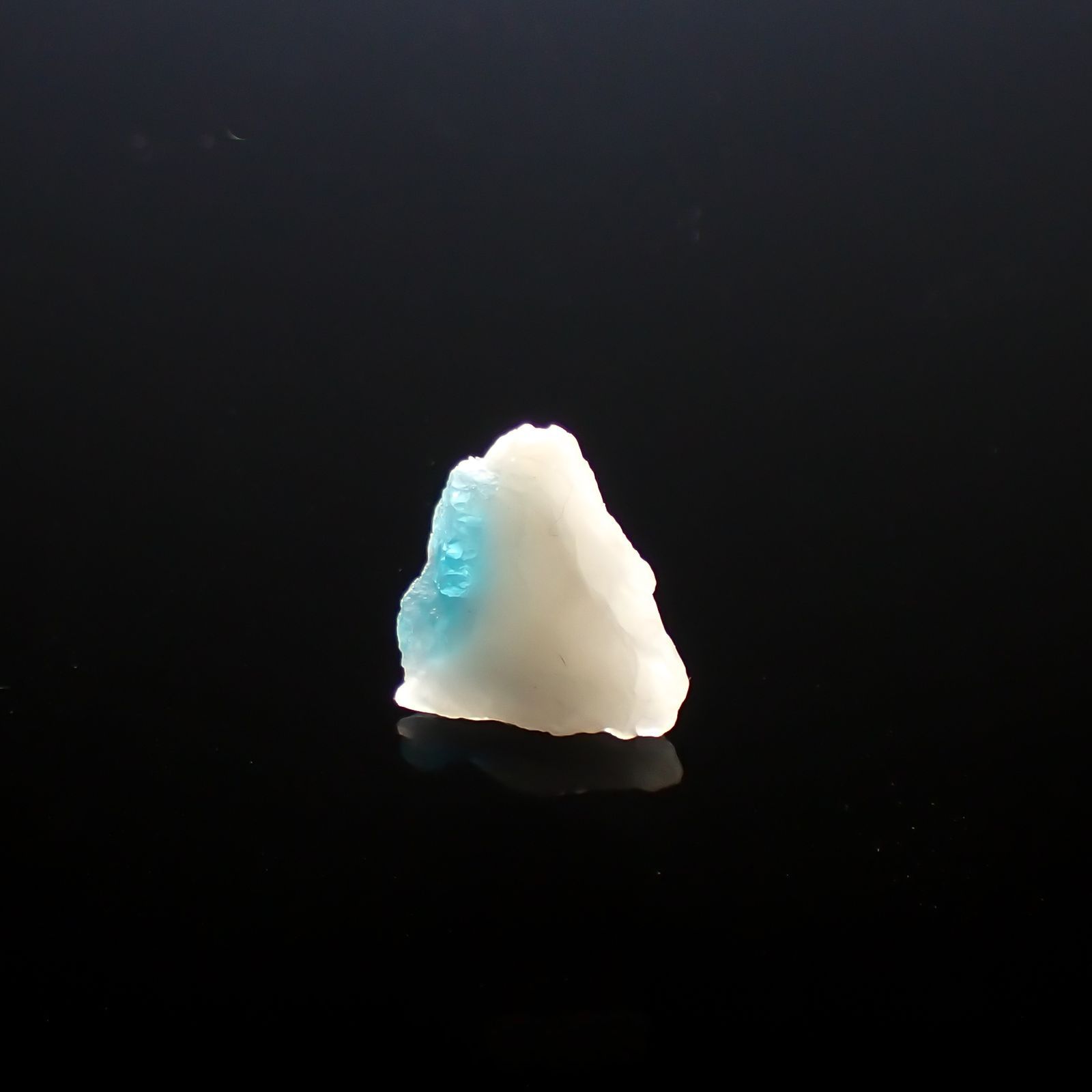 パライバトルマリンインクォーツ ブラジル・バターリャ鉱山産 原石・結晶 2.66ct[210611360]11.2×10.8mm前後