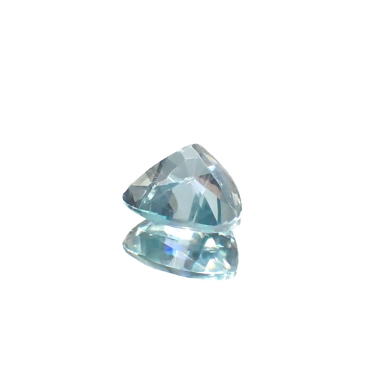 シーフォームカイヤナイト(宝石名カイヤナイト)タンザニア産 1.51ct 識別済[220616281]7x7.5mm前後