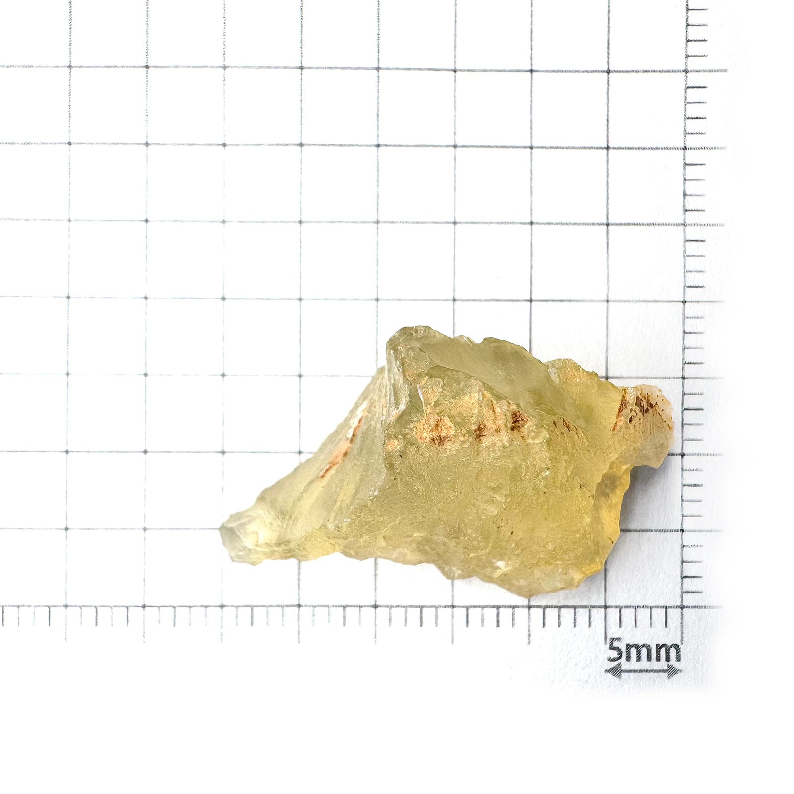 リビアングラス 原石 発見地：エジプト・リビア砂漠 16.85ct [241029282]26.5x18.7mm前後