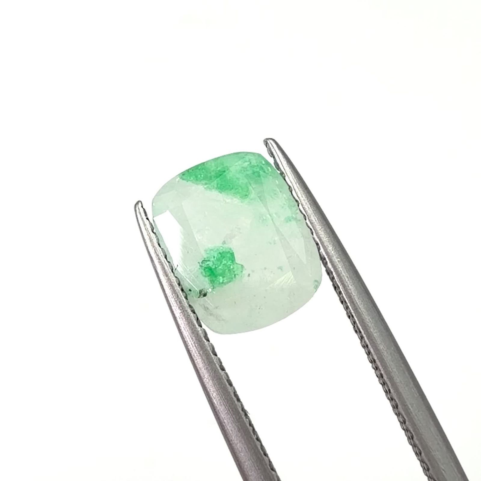 エメラルドインクォーツ パキスタン産 2.09ct / 9.5x7.8mm前後