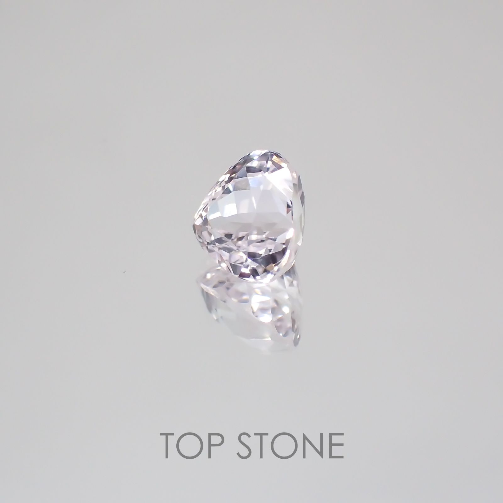 クンツァイト アフガニスタン産 ルース 1.97ct[21029735]7.8×7.4mm前後