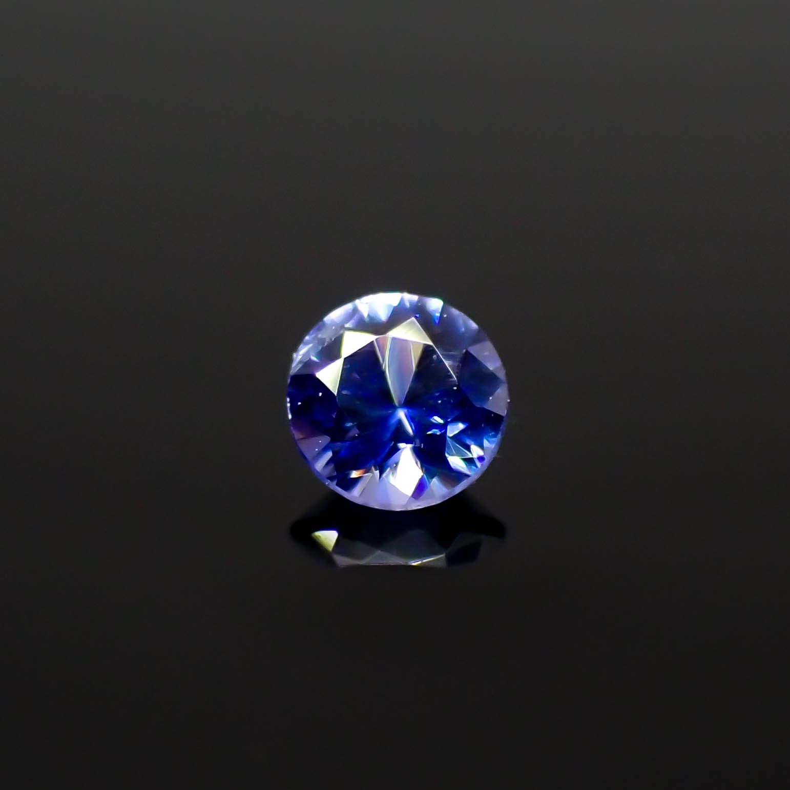 ベニトアイト アメリカ・カリフォルニア州産 0.074ct[240527385]2.5x2.5mm前後