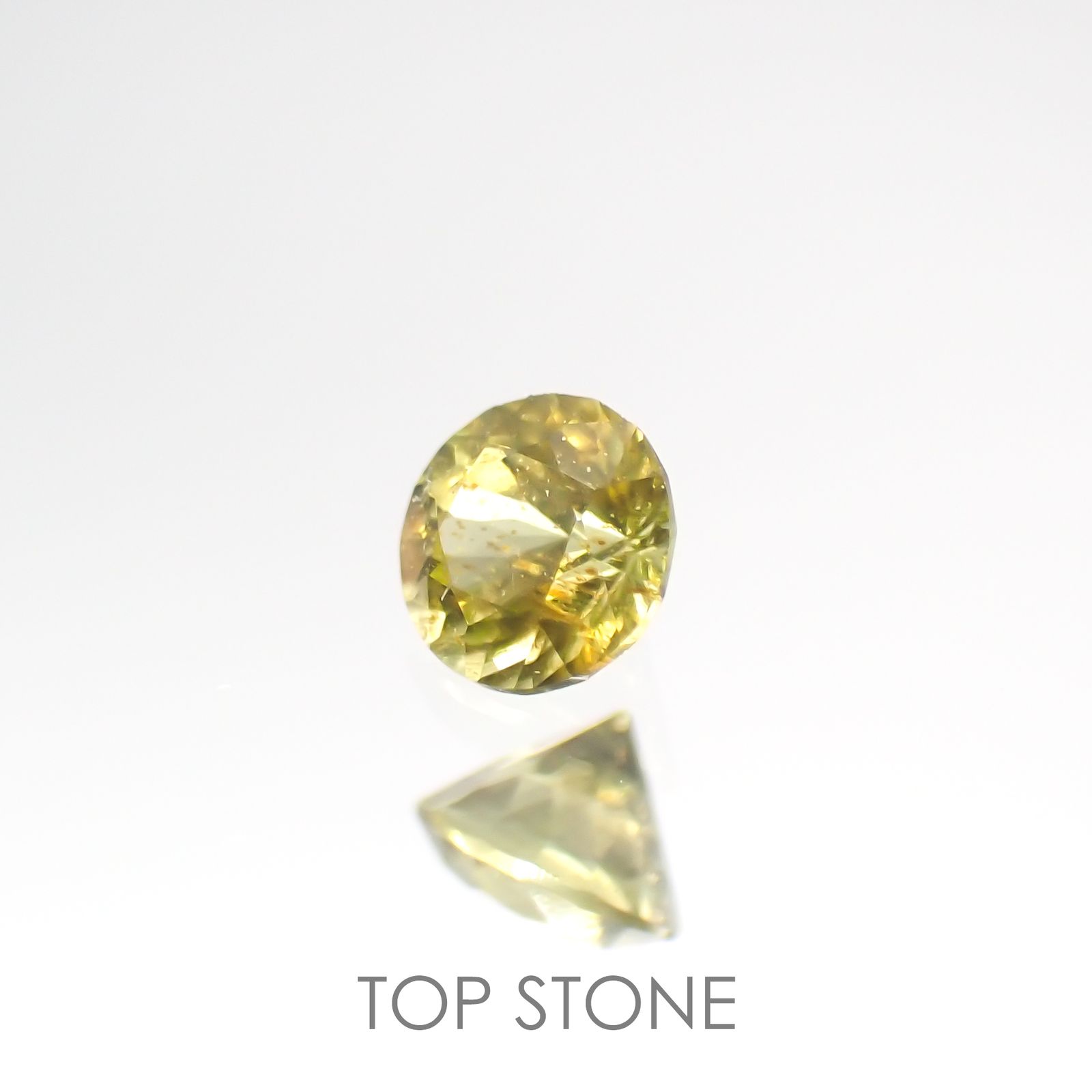 パラサイティックペリドット(宝石名ペリドット/起源パラサイト) 採取地：ロシア 0.078ct 日独鑑付[210812867]2.5×2.5mm前後