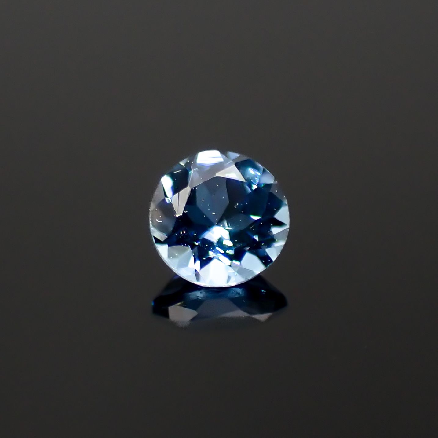 サンタマリアアクアマリン(宝石名アクアマリン)ブラジル産 0.15ct 識別済[230421852]3.5x3.5mm前後