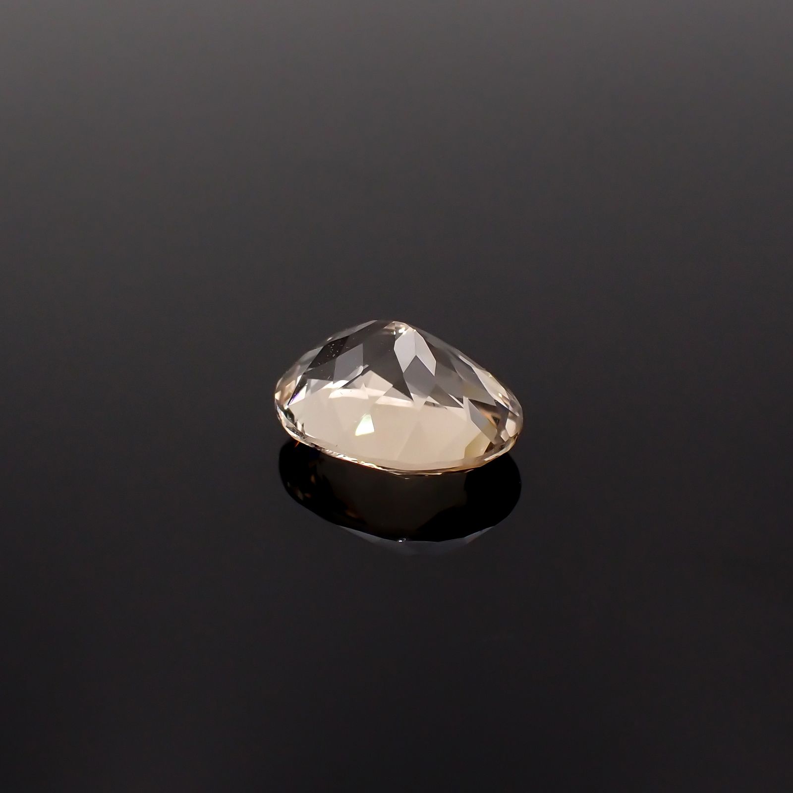 含バリウム・サニディン(宝石名サニディン)ドイツ産 2.59ct 識別済[231224977]10.4x8.2mm前後