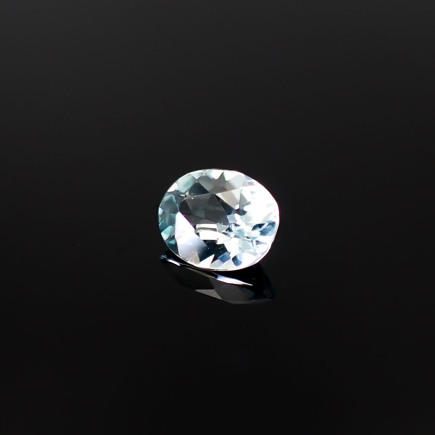 モンテブラサイト(宝石名モンテブラサイト)マダガスカル産 0.32ct 識別済[241229663]5.1x4mm前後