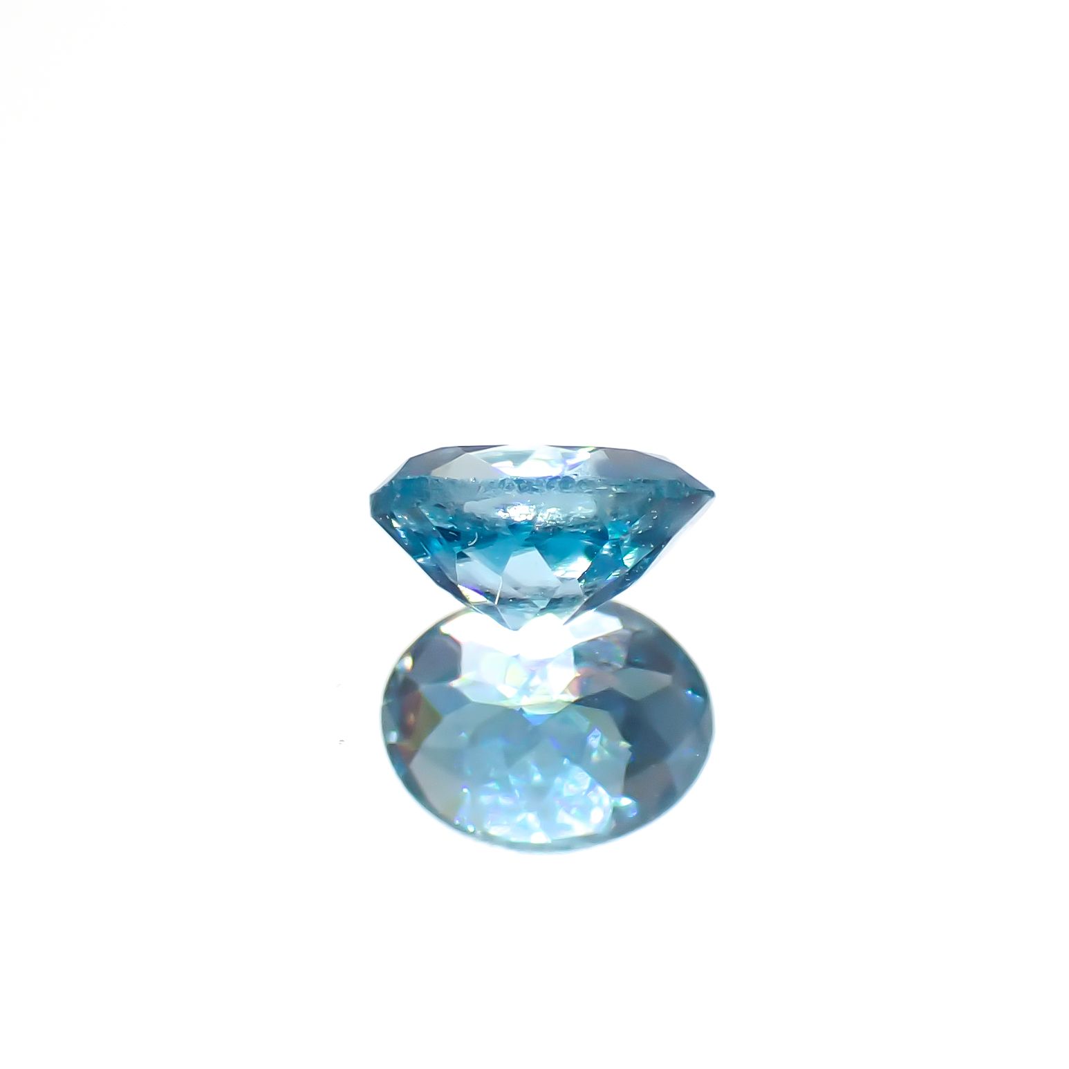 ブルージルコン カンボジア産 0.51ct[240728508]5x4mm前後