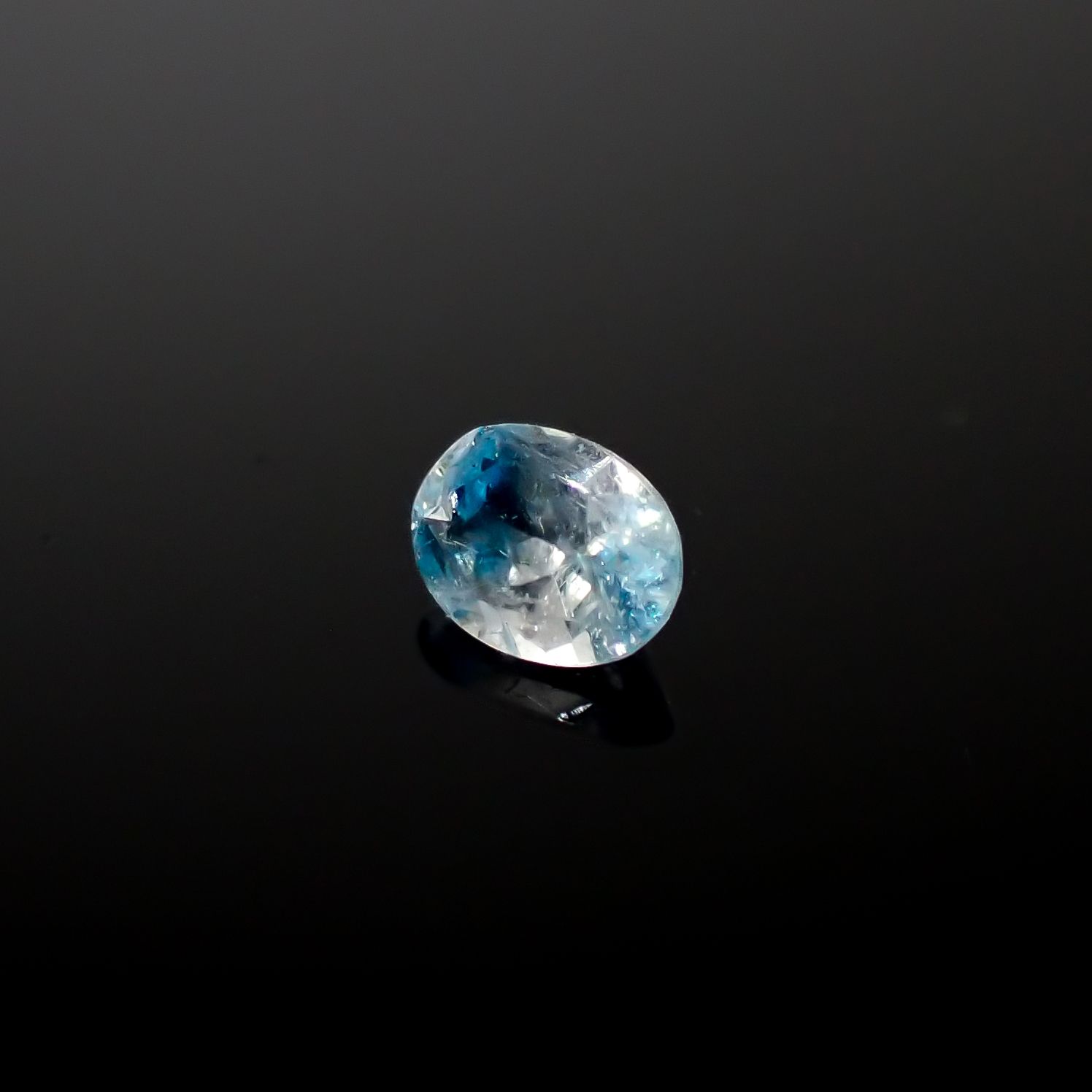 ユークレース(宝石名ユークレース)ジンバブエ産 0.14ct 識別済[241029231]3.8x2.9mm前後