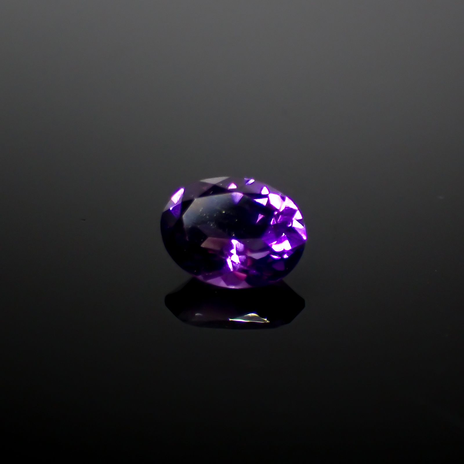 カラーシフトアメジスト ブラジル/ウルグアイ産 1.66ct[240929001]9.2x7.1mm前後