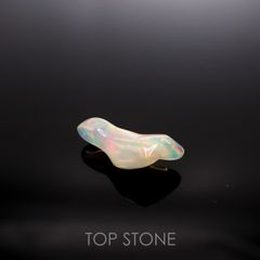 ◇バロック型◇エチオピアオパール(宝石名オパール) エチオピア産 2.39ct 識別済[210611394]16.5×7.1mm前後