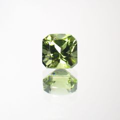 ◇アッシャーカット◇ペリドット(宝石名ペリドット) パキスタン産 0.75ct 識別済[211013490]5×5mm前後