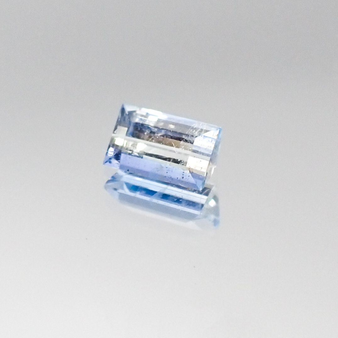 ジェレメジェバイト(宝石名エレメジェバイト) ナミビア産 0.494ct ソ付(彩珠)[20085121]5.6×3.5mm前後