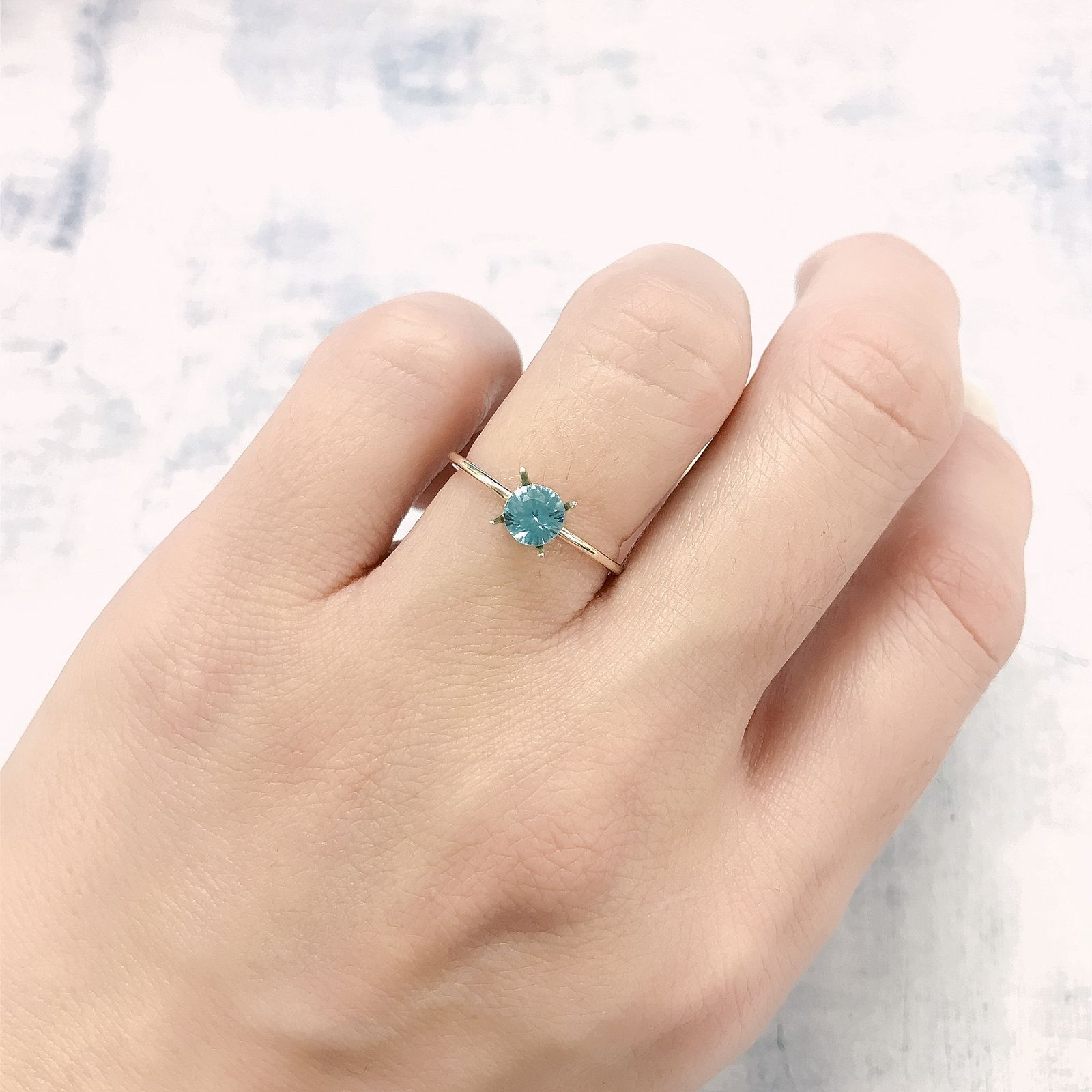 ブルージルコン(宝石名ジルコン)カンボジア産 0.75ct 識別済[220113988]5x4.9mm前後