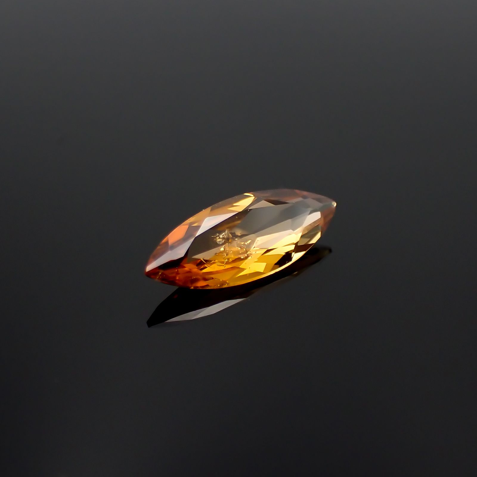 マグネシオアキシナイト フルオレッセンス(宝石名マグネシオ・アキシナイト)タンザニア産 2.510ct ソ付(日独)[230421871]17.22x6.39mm前後
