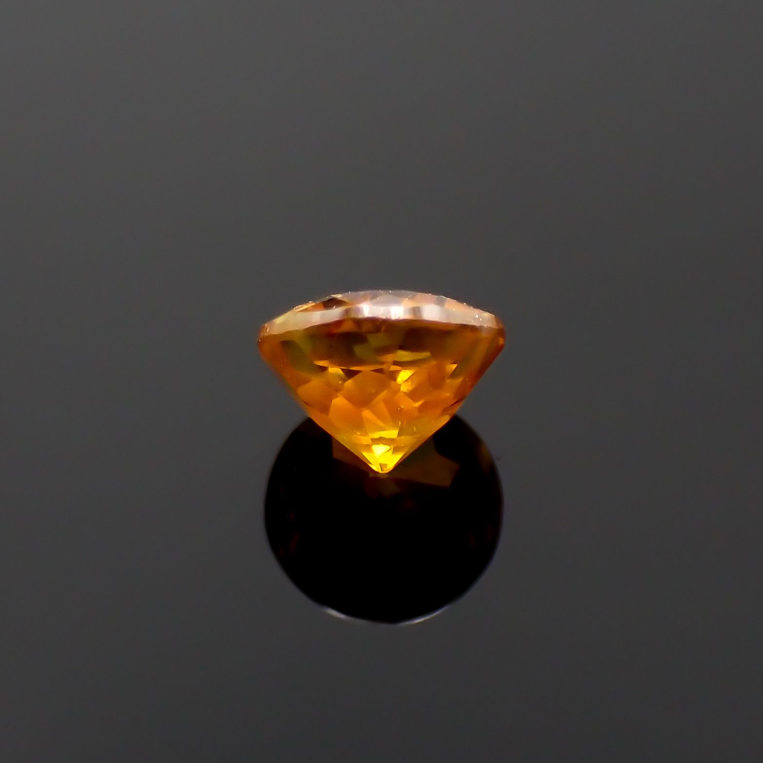 スファレライト スペイン産 0.63ct[230722754]4.9x4.9mm前後