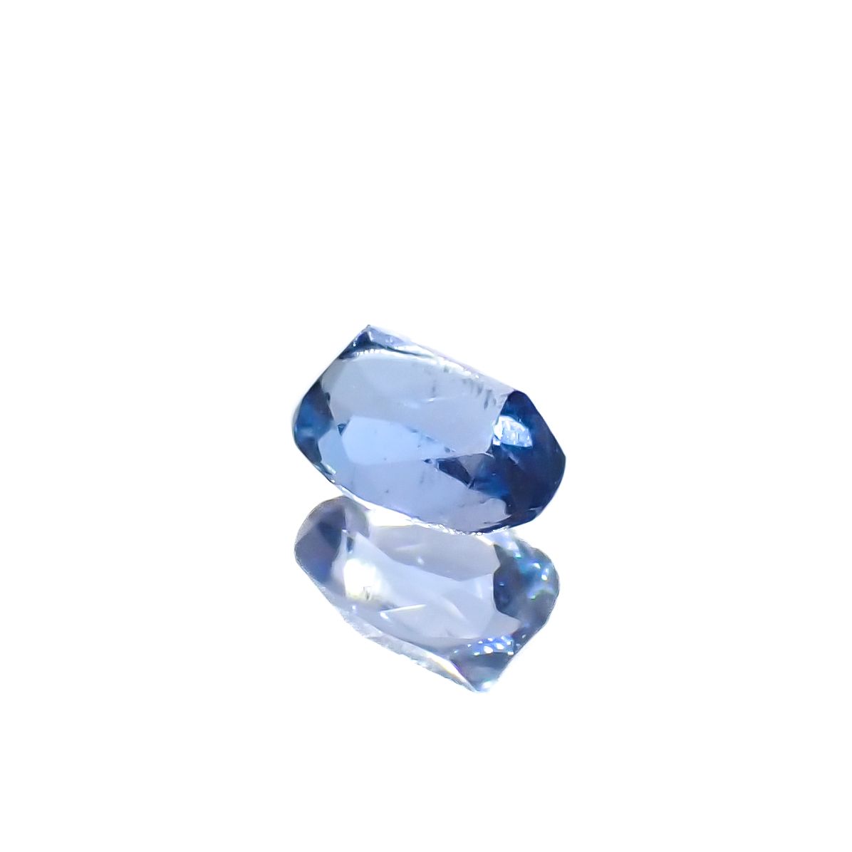 タトゥーアクアマリン ブラジル・ミナスジェライス州タトゥー鉱山産 0.15ct[240427170]3.9x2.7mm前後