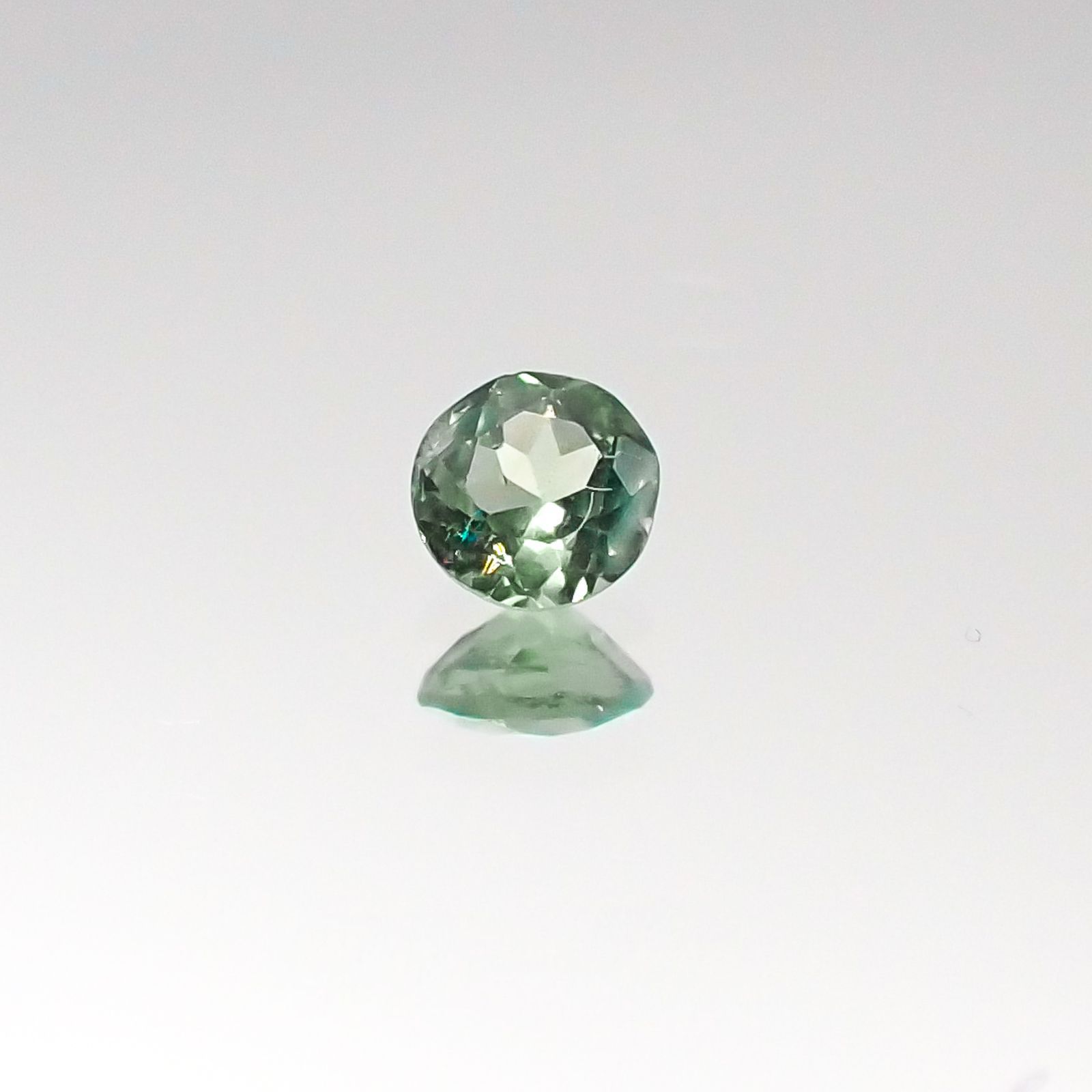 アレキサンドライト インド産 ルース 0.12ct[20095566]3×3mm前後
