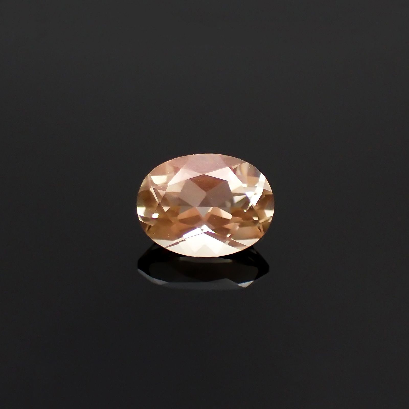 オレゴンサンストーン(宝石名ラブラドライト)アメリカ・オレゴン州産 識別済 1.21ct / 8x6.1mm前後 [230120121]