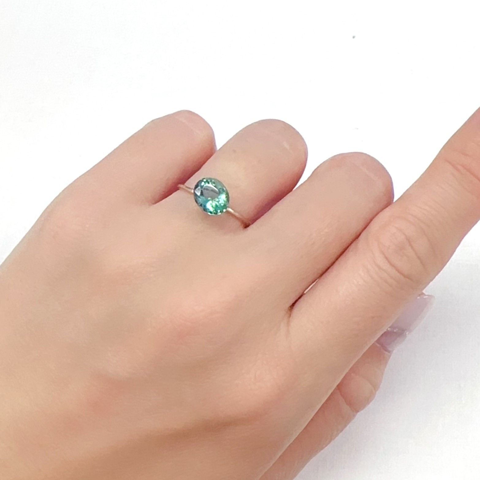 フローライト フルオレッセンス イギリス・ダイアナマリア鉱山産 1.71ct[240527703]8.1x6.8mm前後