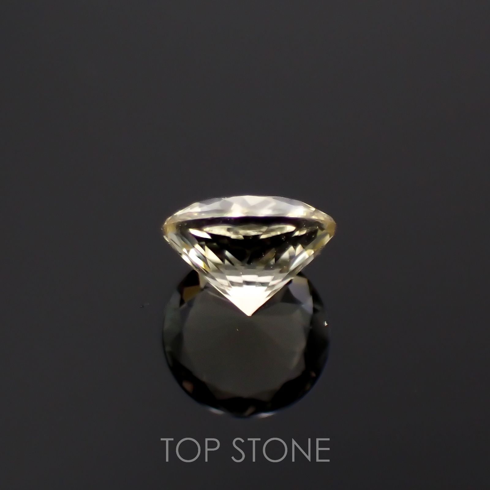 イエロースキャポライト(宝石名イエロー・スキャポライト)タンザニア産 0.23ct 識別済[221219633]3.9x3.9mm前後