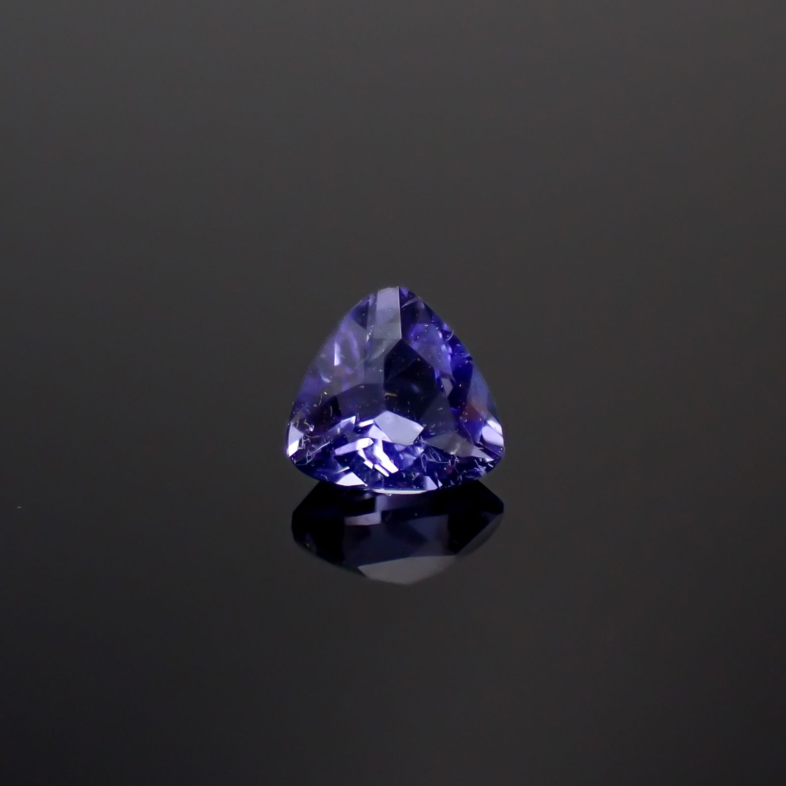 ハックマナイト アフガニスタン産 0.24ct [241029368]4.4x4.3mm前後