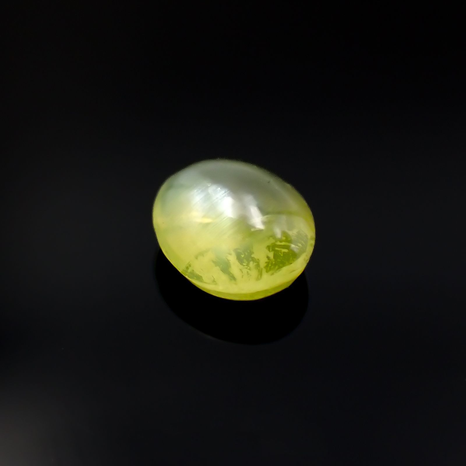 クリソベリルキャッツアイ スリランカ産 0.40ct [221018254]4.4x3.8mm前後