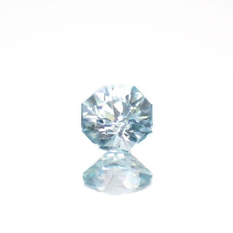 ◇オクタゴンカット◇アイスブルージルコン(宝石名ジルコン)カンボジア産 0.72ct 識別済[230320859]4.8x4.7mm前後