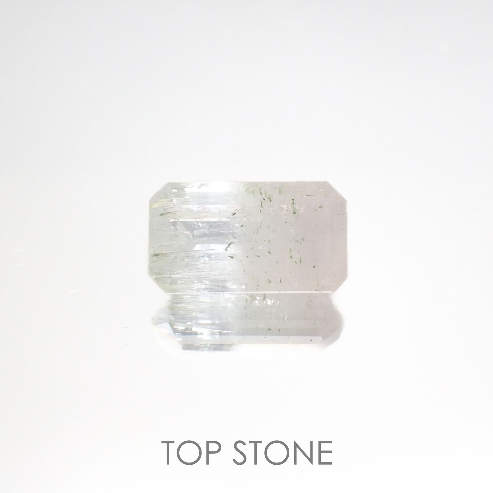 バイカラーベリル(宝石名バイカラー・ベリル)アフガニスタン産 7.03ct 識別済[220717122]15.9x9.1mm前後