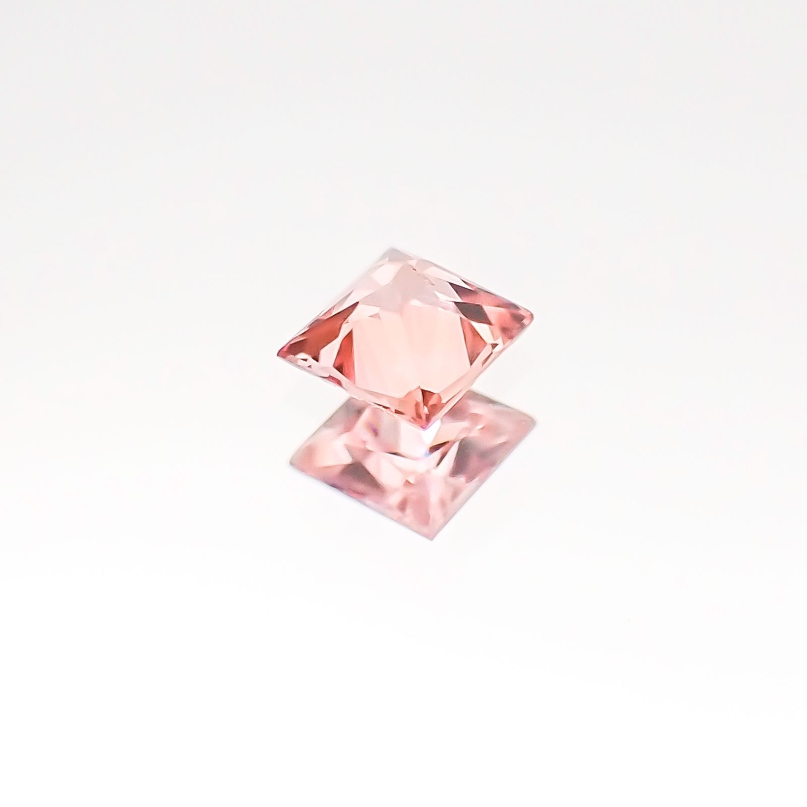 ◇プリンセスカット◇パパラチャサファイア ソーティング付き スリランカ産 ルース 0.094ct[20116961]2.47×2.4mm前後