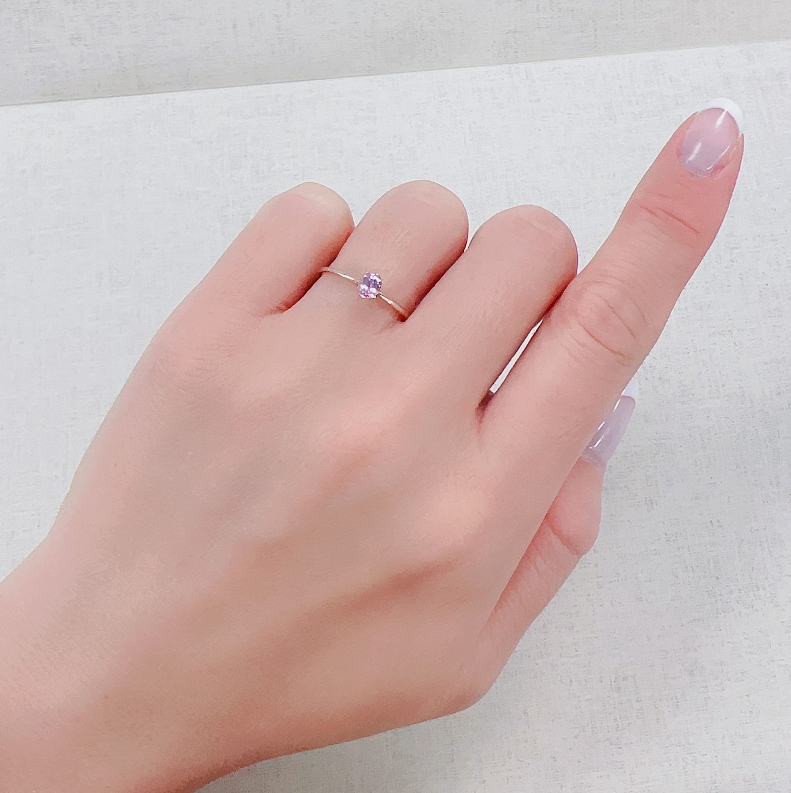 ネオンピンクサファイア スリランカ産 0.31ct[230421531]4.3x3.4mm前後