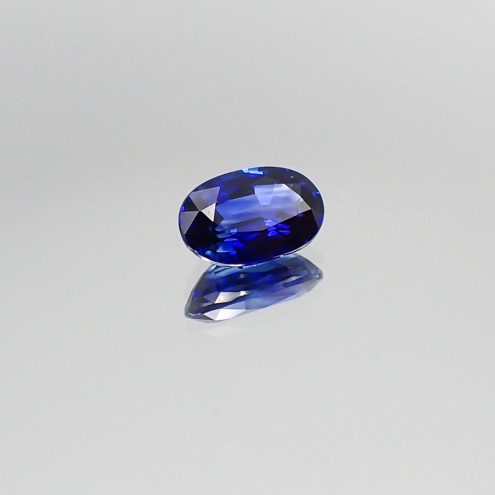 サファイア(宝石名サファイア)スリランカ産 0.99ct 識別済[220717113]7.3x4.7mm前後